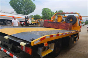 大荔附近拖车电话号码服务